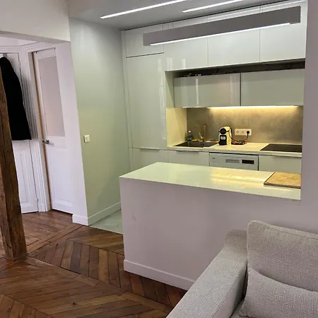 Typical Parisian Flat By Montmartre * 파리