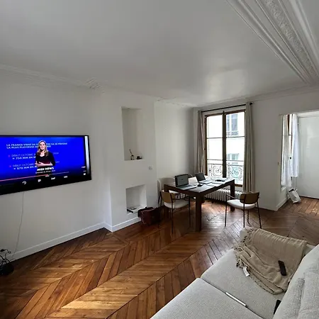 Typical Parisian Flat By Montmartre *