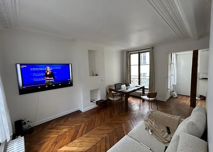 Typical Parisian Flat By Montmartre *